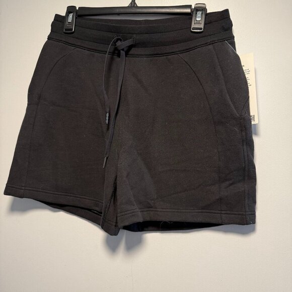 Lululemon Black Scuba Hi Rise Short 8 NWT - Picture 2 of 5